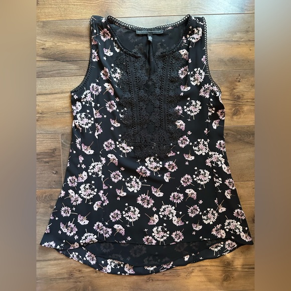 White House Black Market Black Floral Lace Sleeveless Top XS – Fall Blouse - Picture 1 of 6